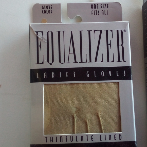 Equalizer Ladies Gloves in gold/tan - Picture 2 of 7